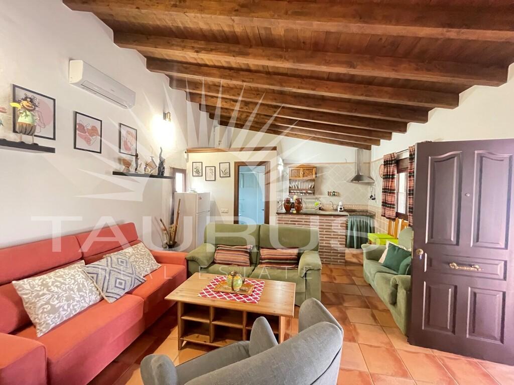 Villa for Sale in El Borge