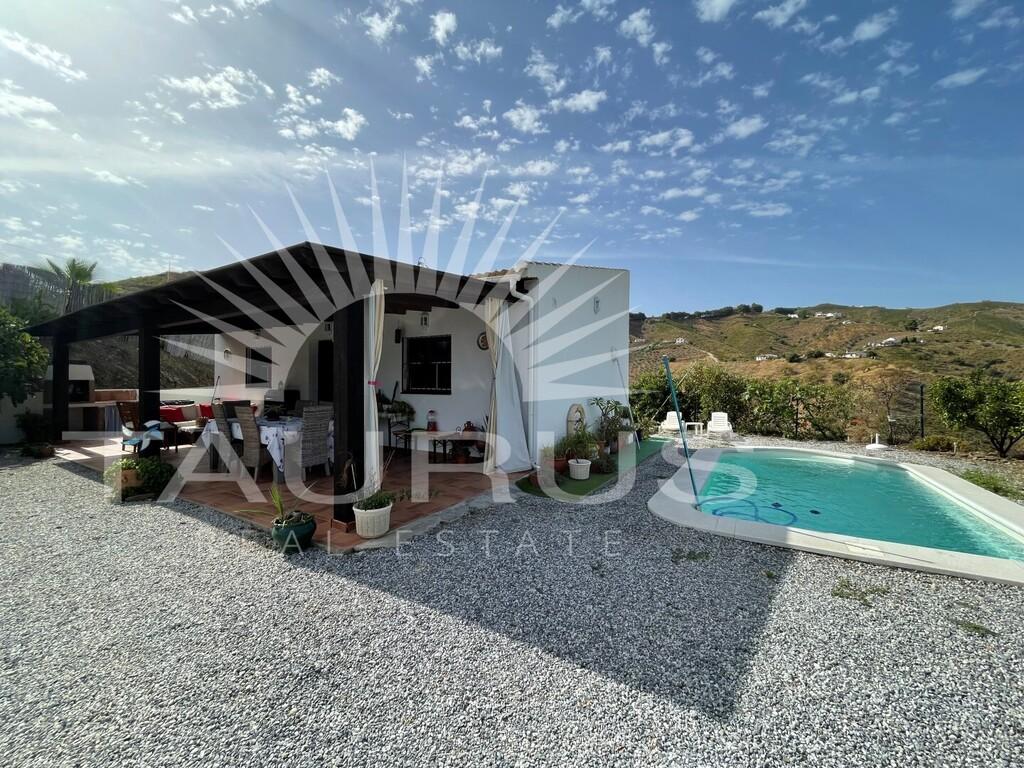 Villa for Sale in El Borge
