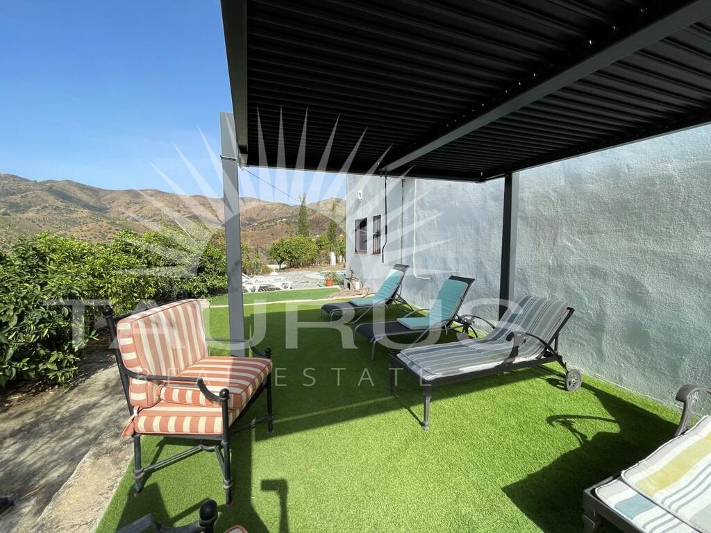 Villa for Sale in El Borge