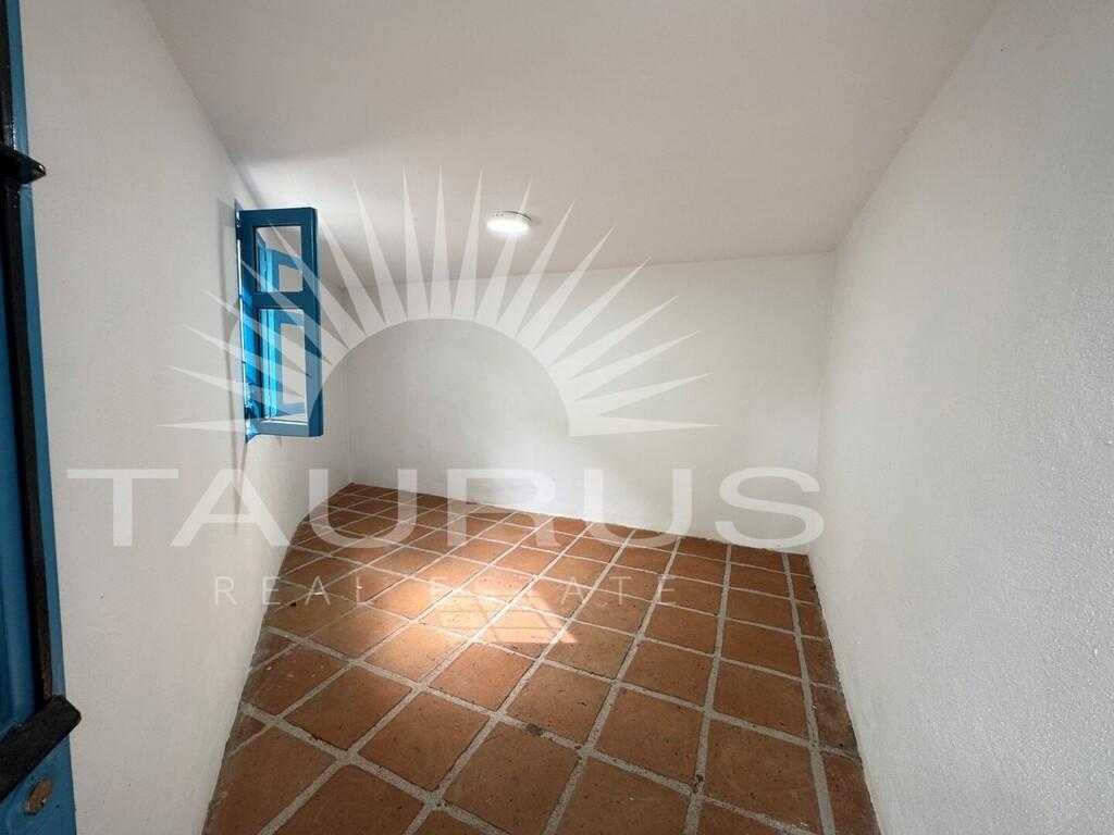 Villa for Sale in Canillas de Albaida