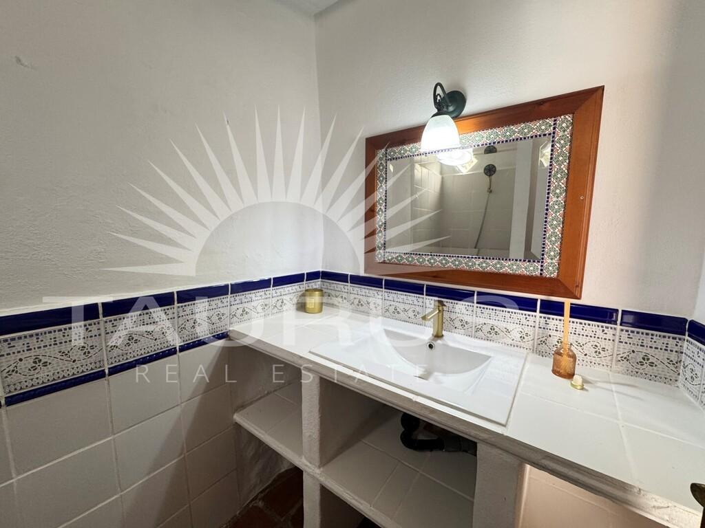 Villa for Sale in Canillas de Albaida