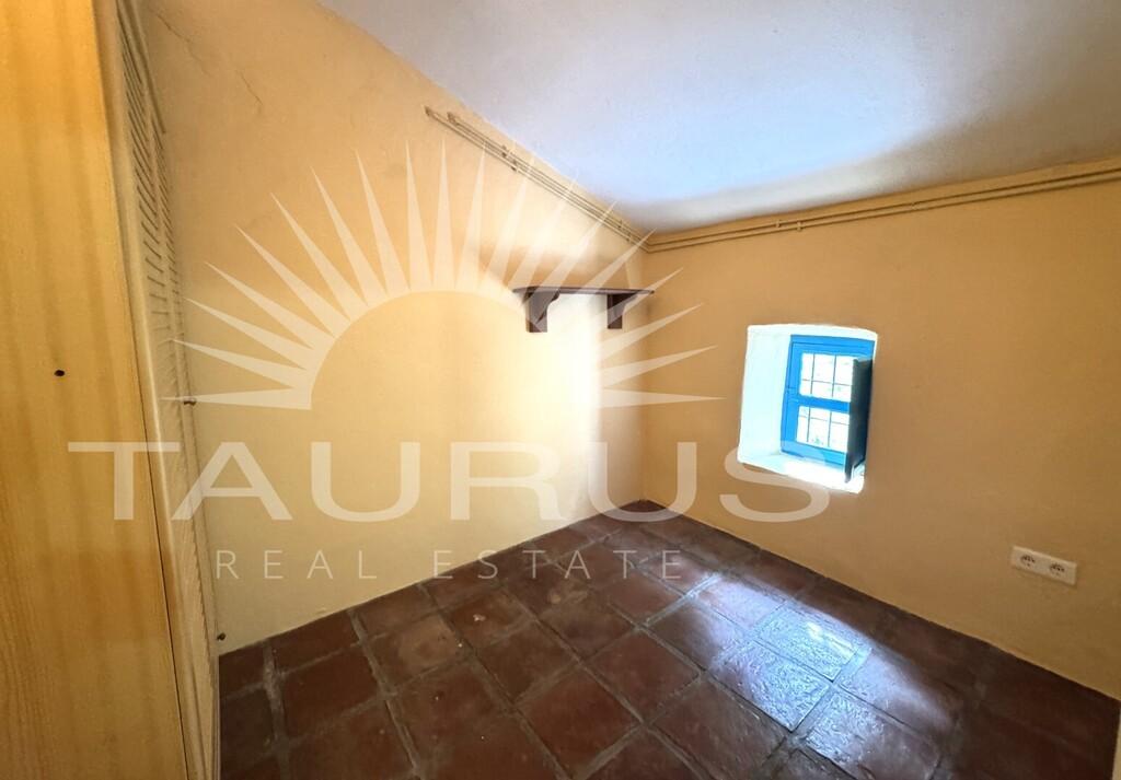 Villa for Sale in Canillas de Albaida