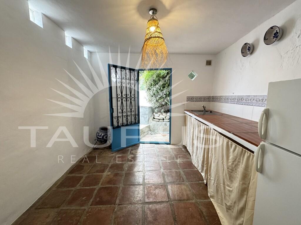 Villa for Sale in Canillas de Albaida