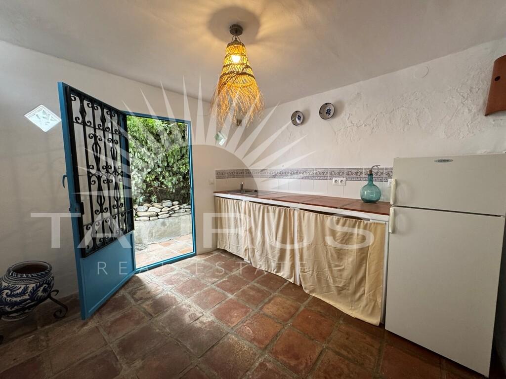 Villa for Sale in Canillas de Albaida