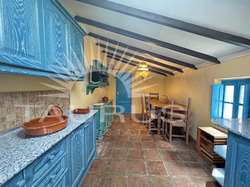 Villa for Sale in Canillas de Albaida