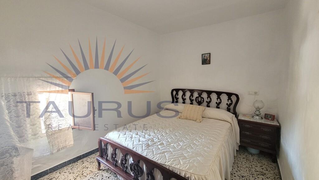 House for Sale in Salares