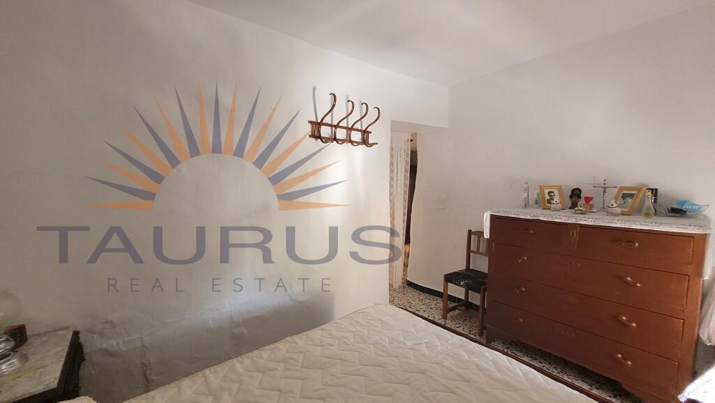 House for Sale in Salares
