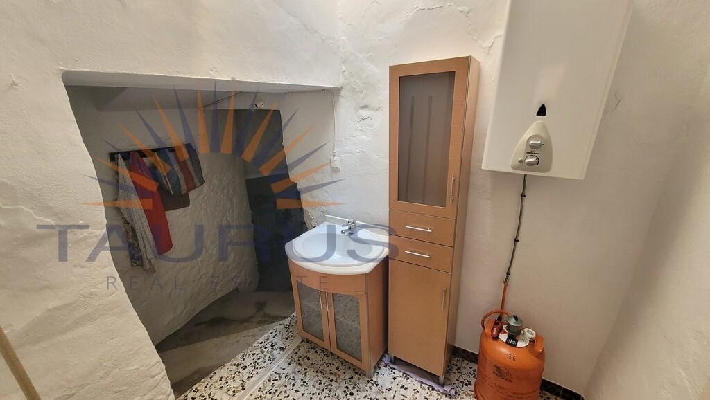 House for Sale in Salares