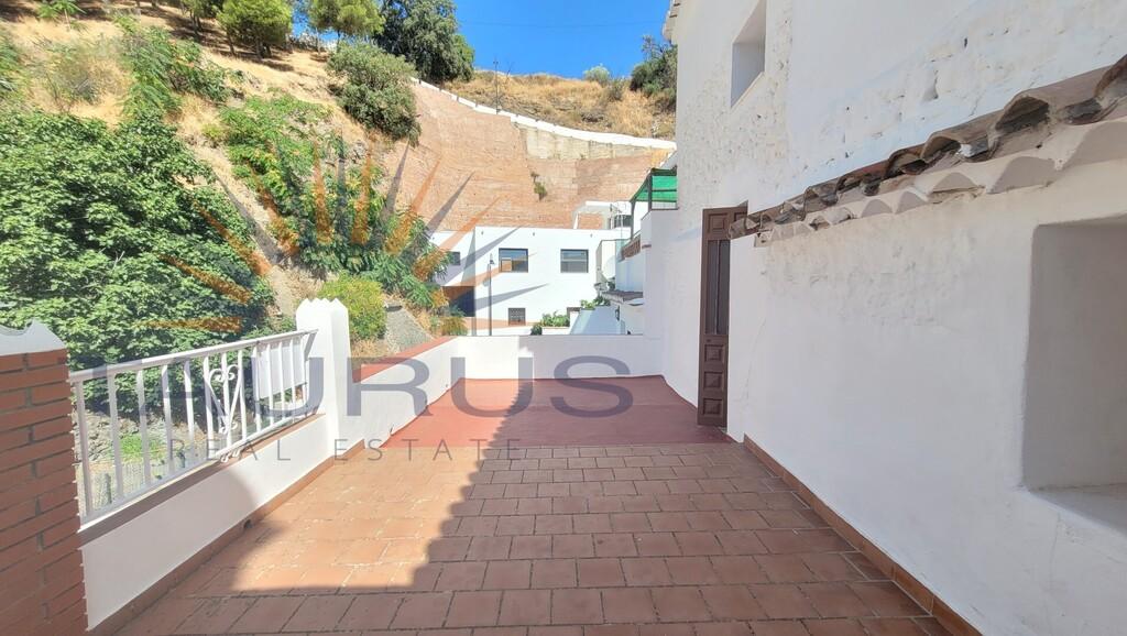 House for Sale in Salares