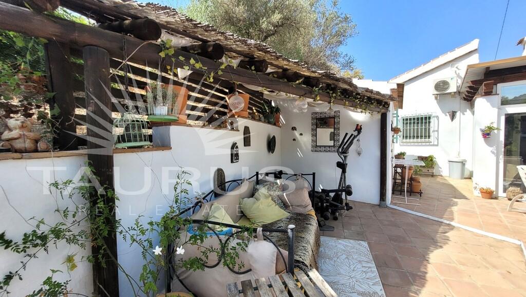 Villa for Sale in Árchez