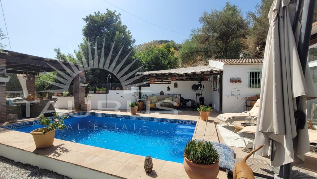 Villa for Sale in Árchez