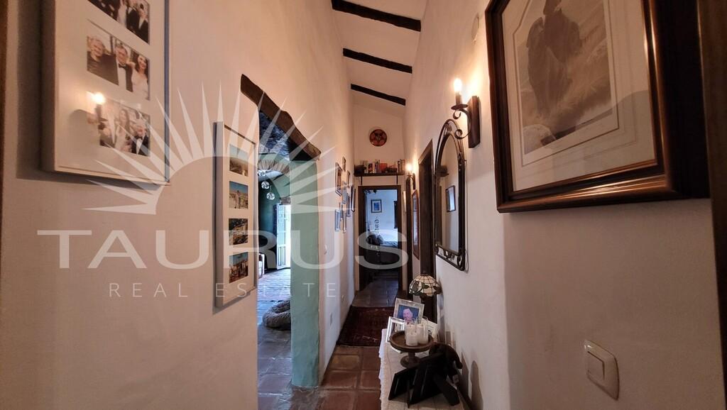 Villa for Sale in Árchez