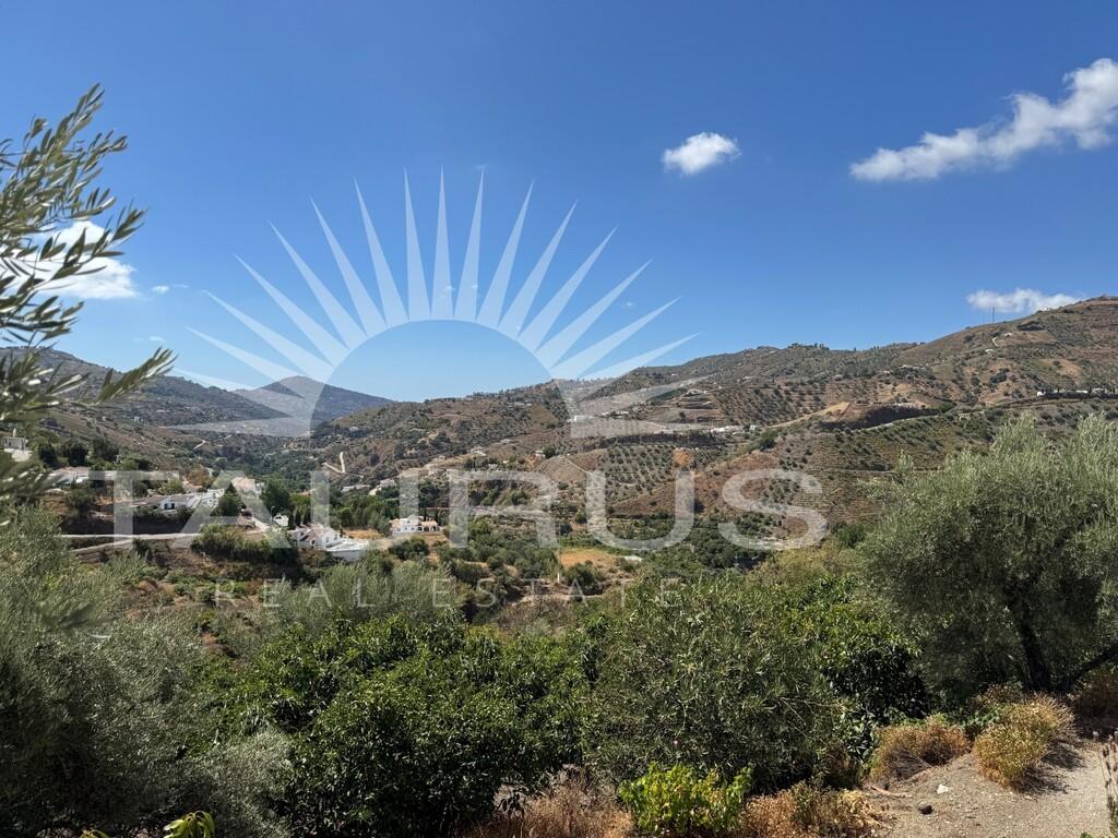 Villa for Sale in Canillas de Albaida