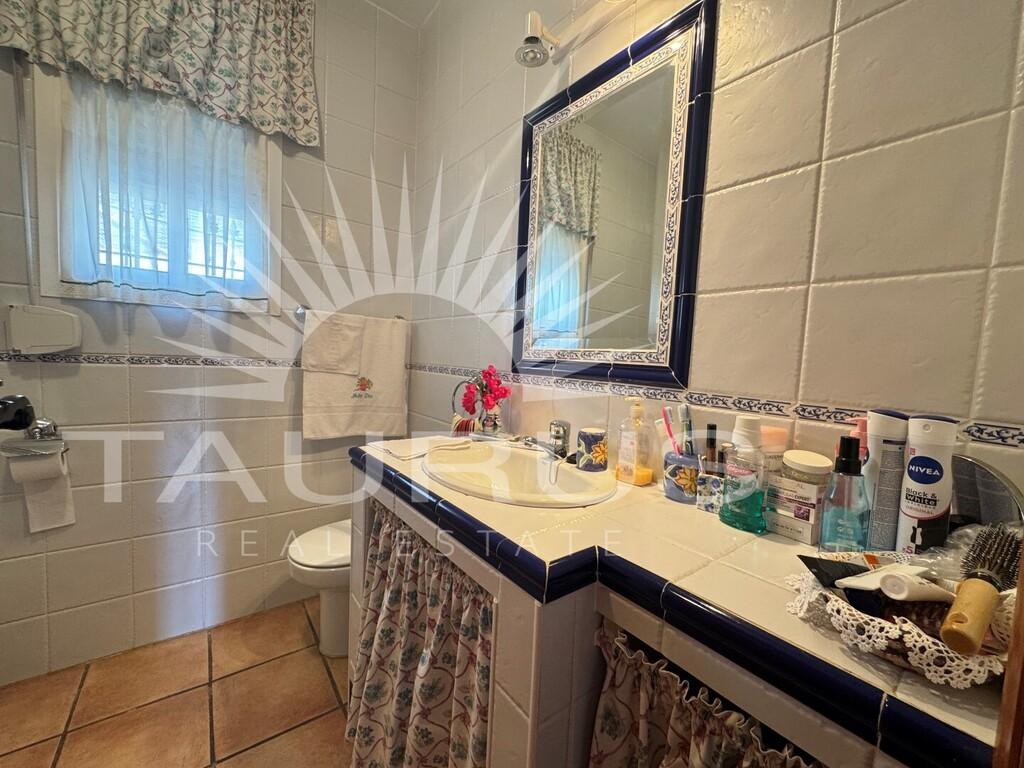 Villa for Sale in Canillas de Albaida