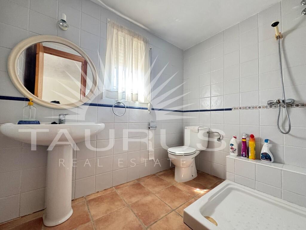 Villa for Sale in Canillas de Albaida