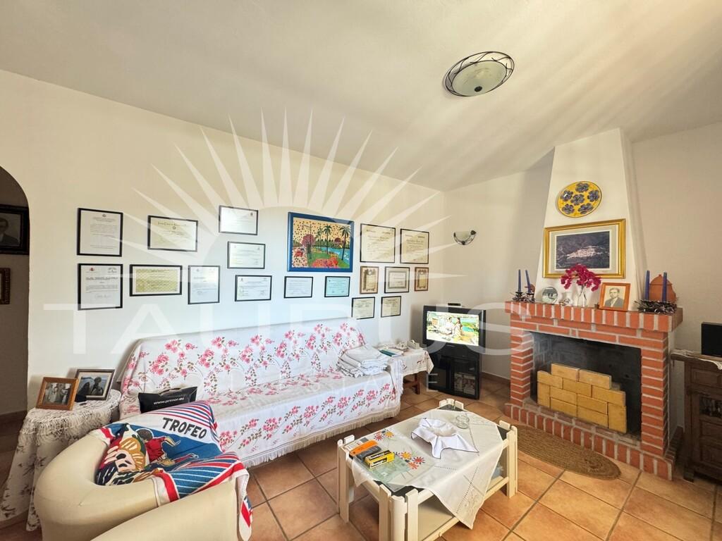 Villa for Sale in Canillas de Albaida