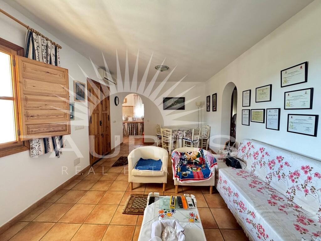 Villa for Sale in Canillas de Albaida