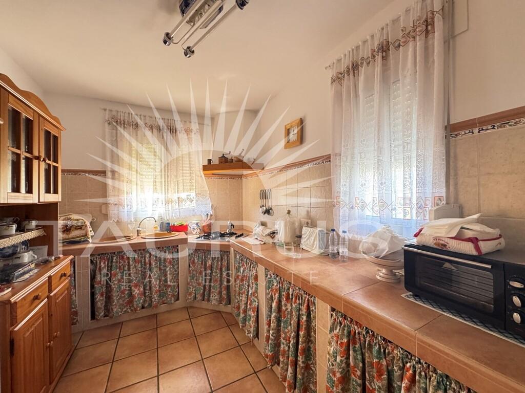 Villa for Sale in Canillas de Albaida
