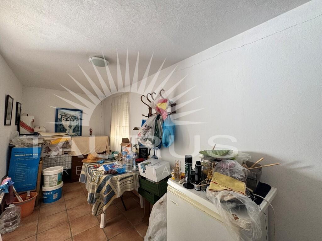 Villa for Sale in Canillas de Albaida