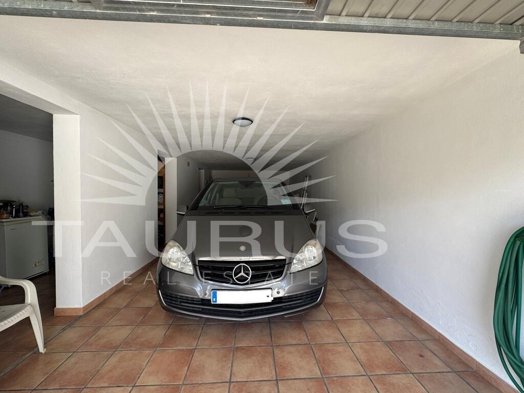 Villa for Sale in Canillas de Albaida