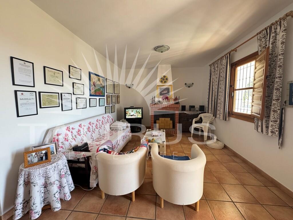 Villa for Sale in Canillas de Albaida