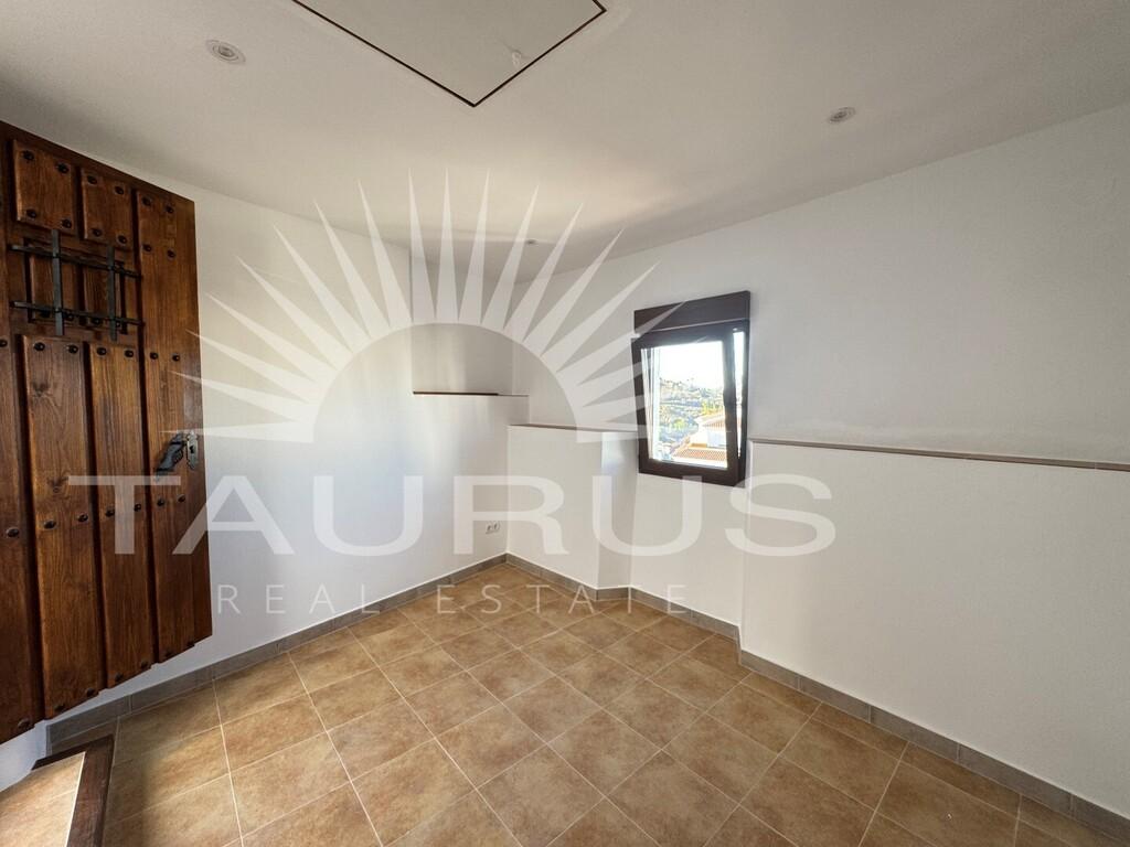 Premise for Sale in Cómpeta