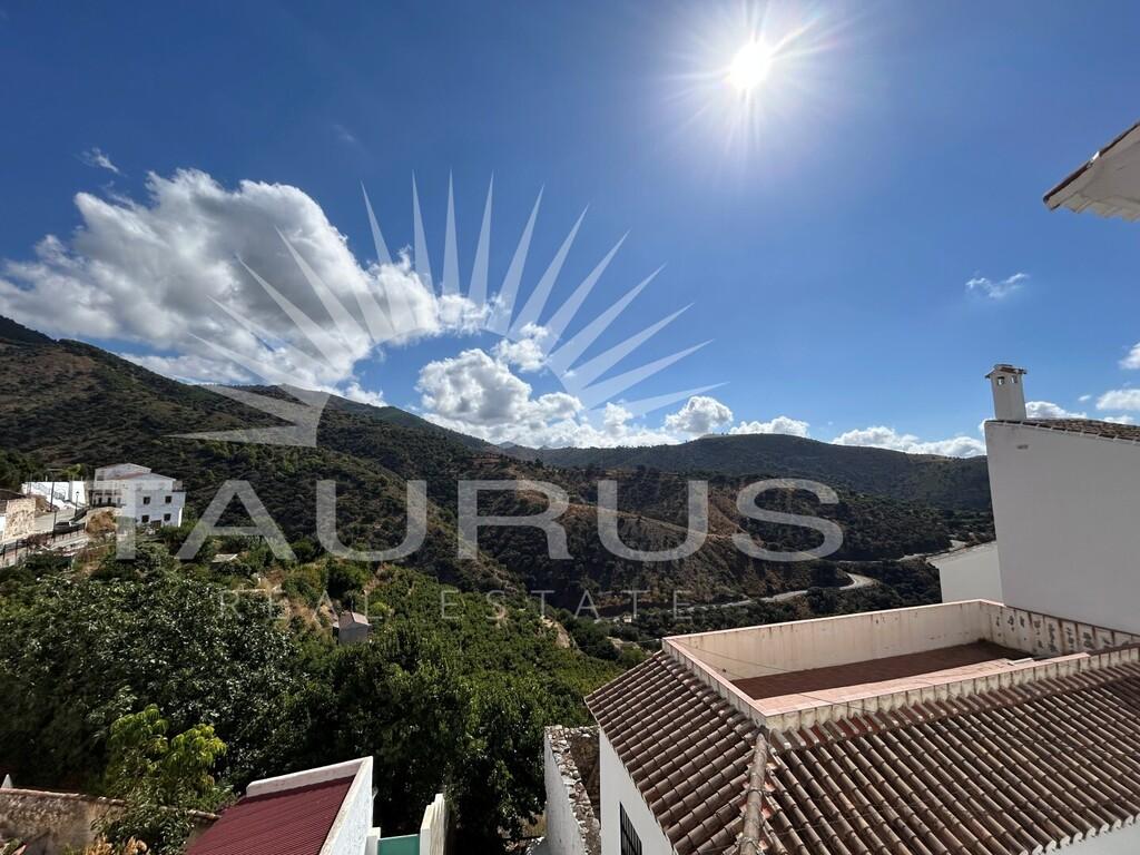 House for Sale in Sedella