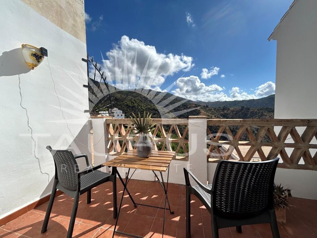 House for Sale in Sedella