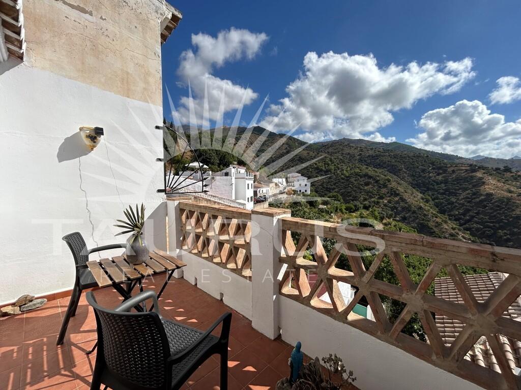 House for Sale in Sedella