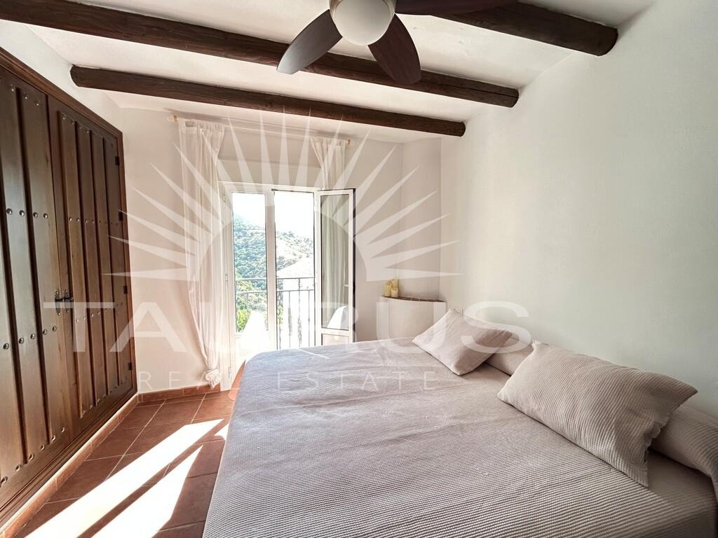 House for Sale in Sedella