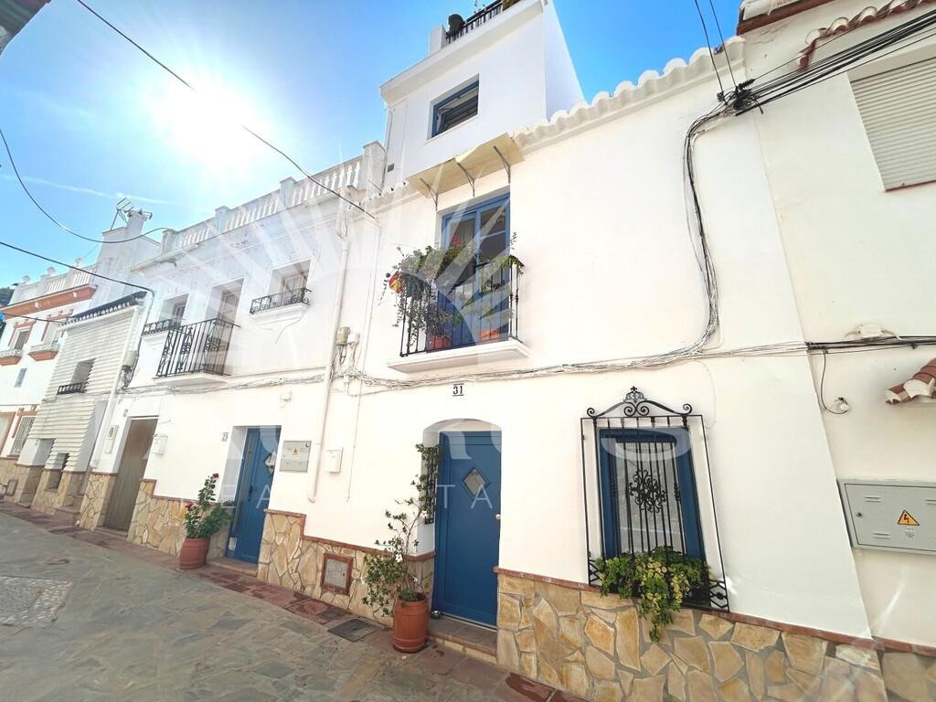 House for Sale in Sayalonga