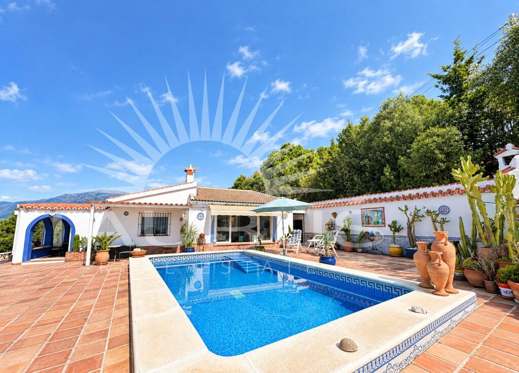 Villa en Venta en Cómpeta
