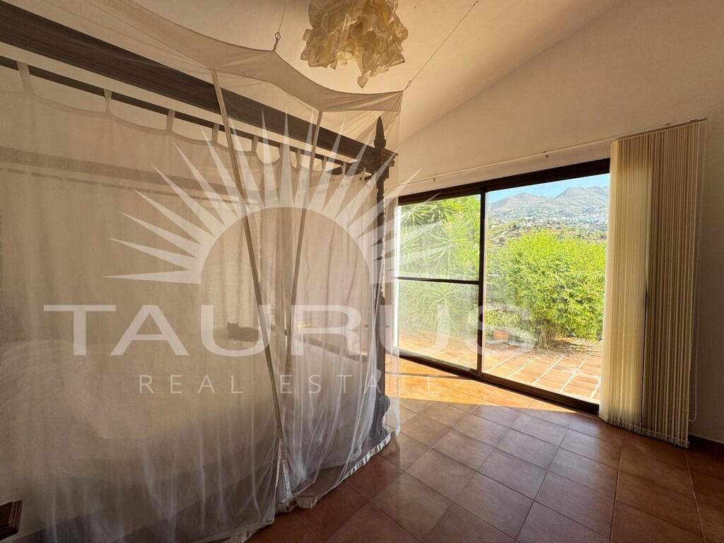 Villa for Sale in Árchez