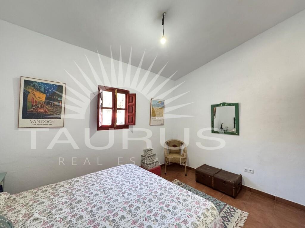 Villa for Sale in Árchez