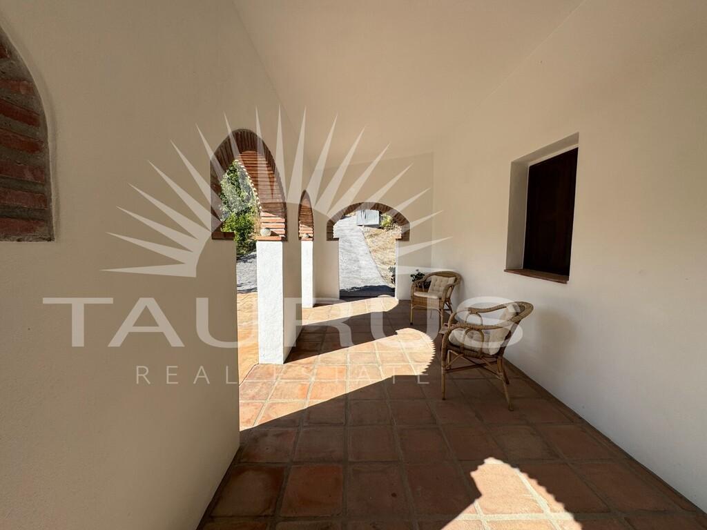 Villa for Sale in Árchez