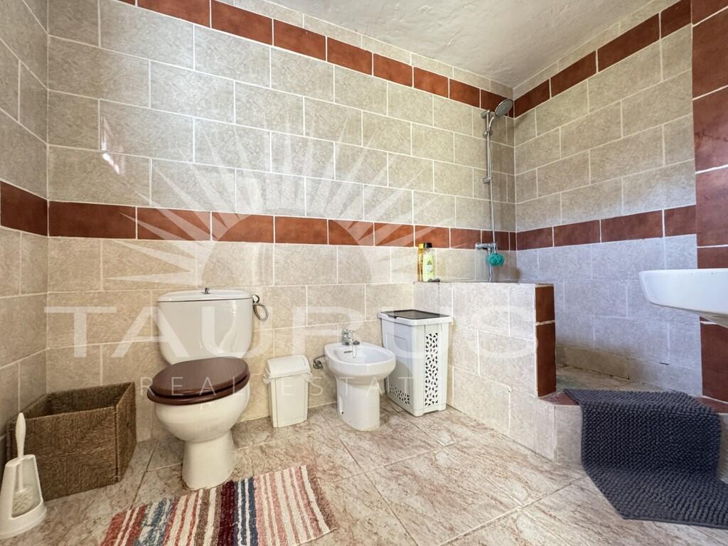 Villa for Sale in Árchez