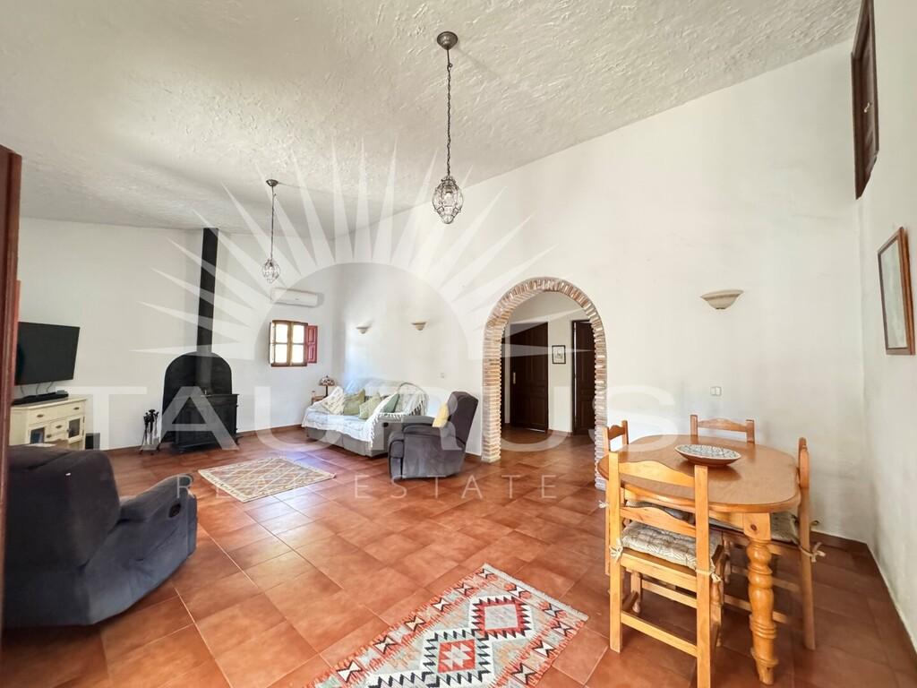 Villa for Sale in Árchez