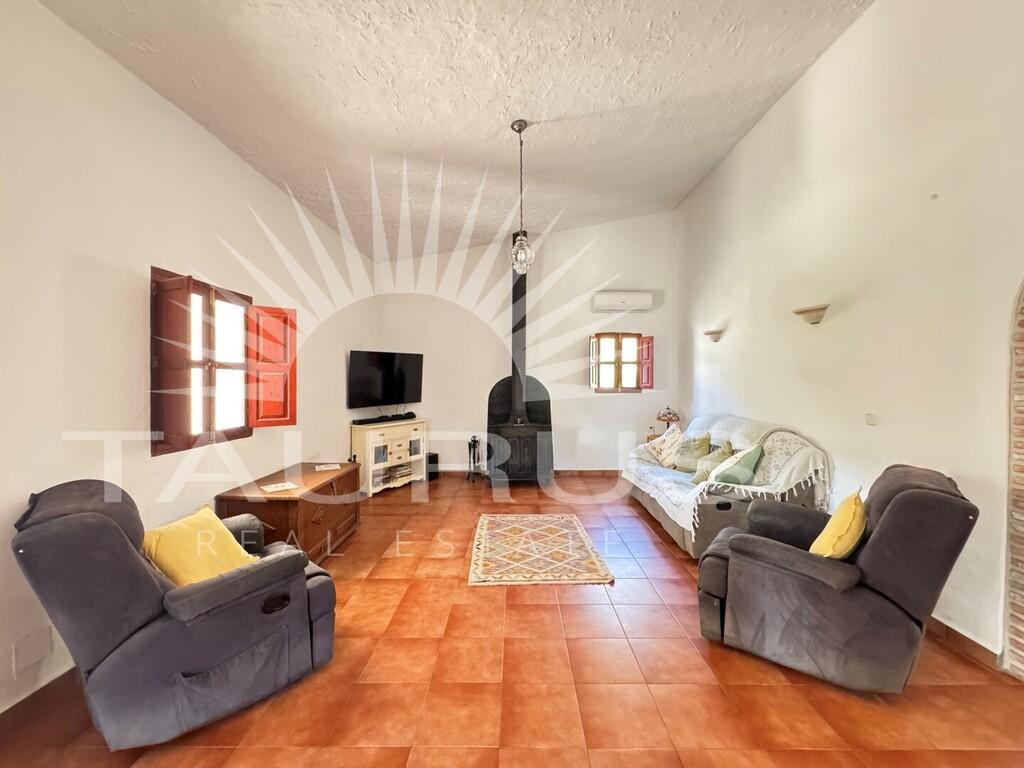 Villa for Sale in Árchez