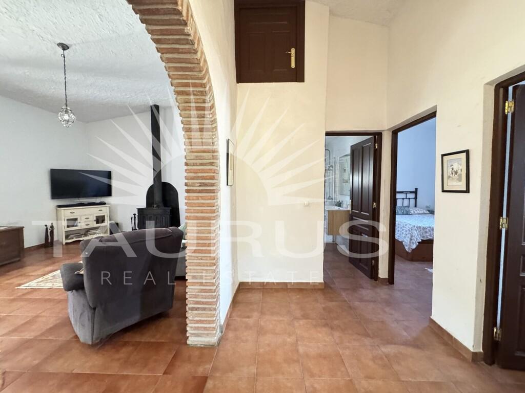 Villa for Sale in Árchez