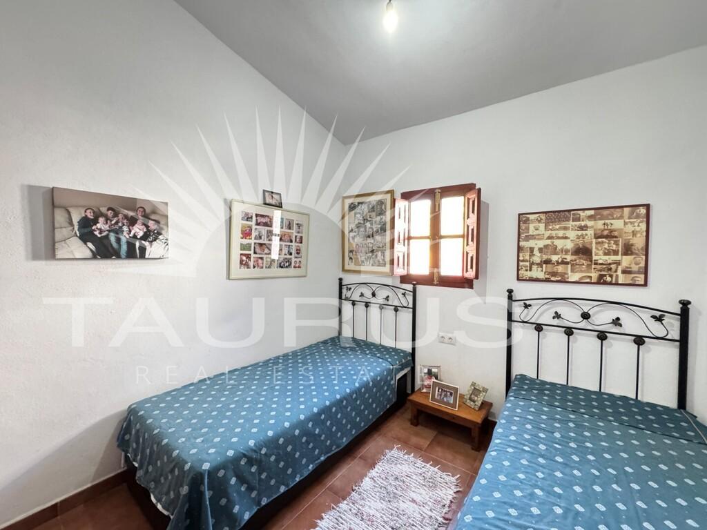 Villa for Sale in Árchez