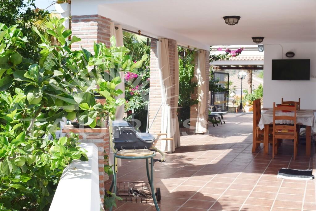 Villa for Sale in Cómpeta