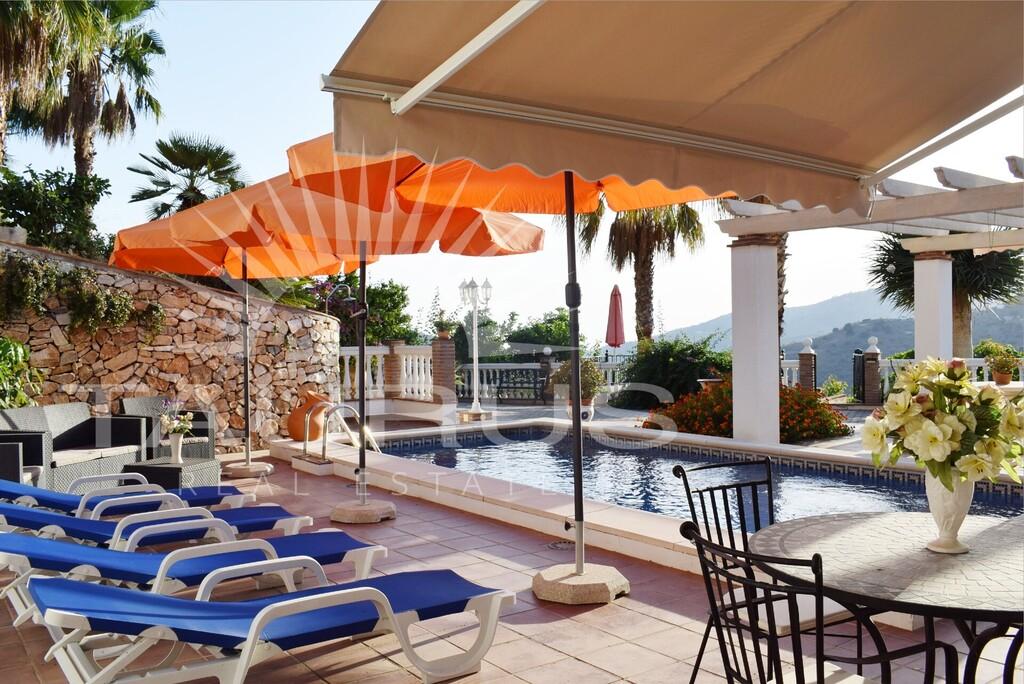 Villa for Sale in Cómpeta