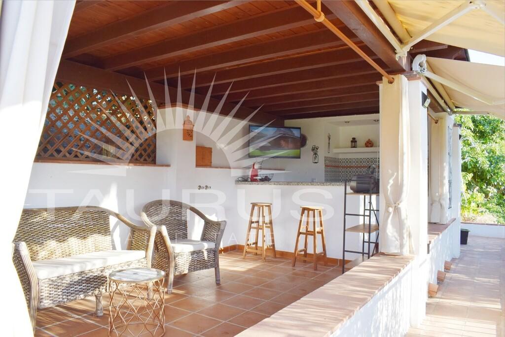 Villa for Sale in Cómpeta