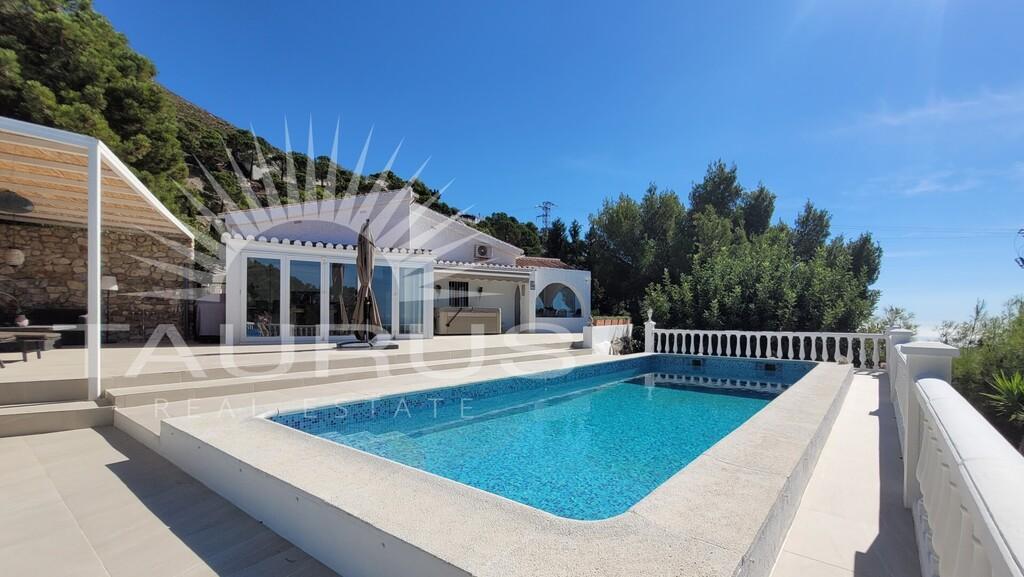 Villa en Venta en Cómpeta
