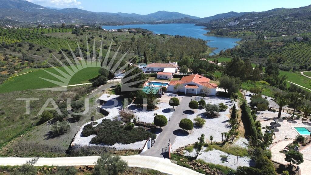Villa en Venta en Viñuela