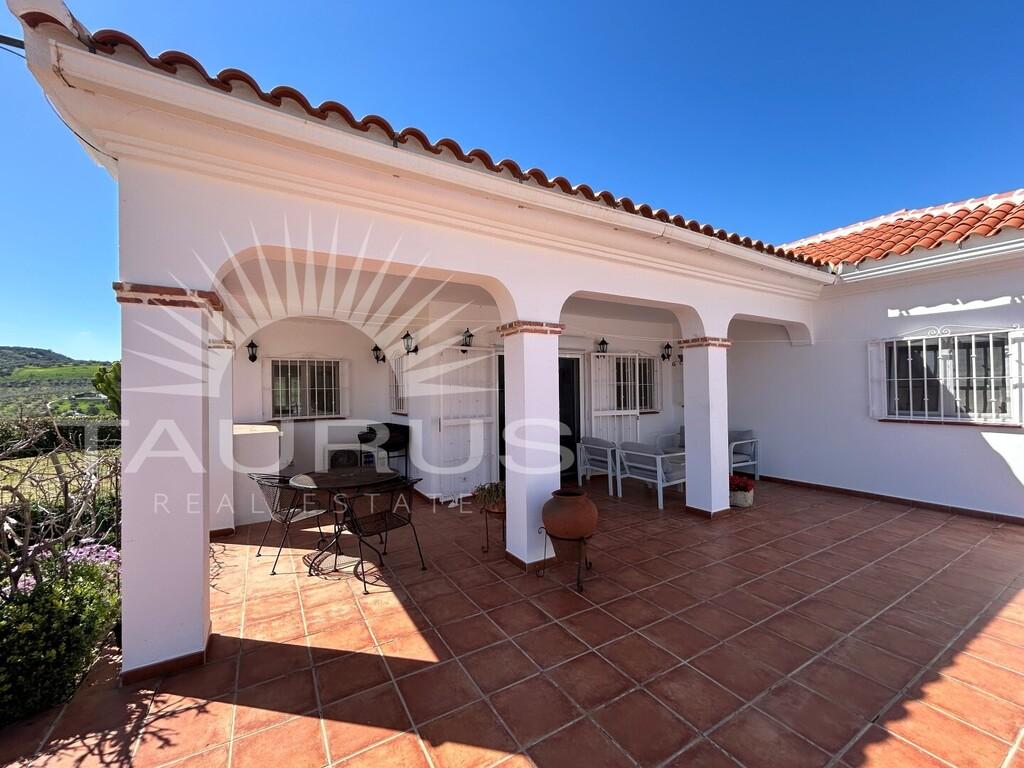 Villa en Venta en Viñuela
