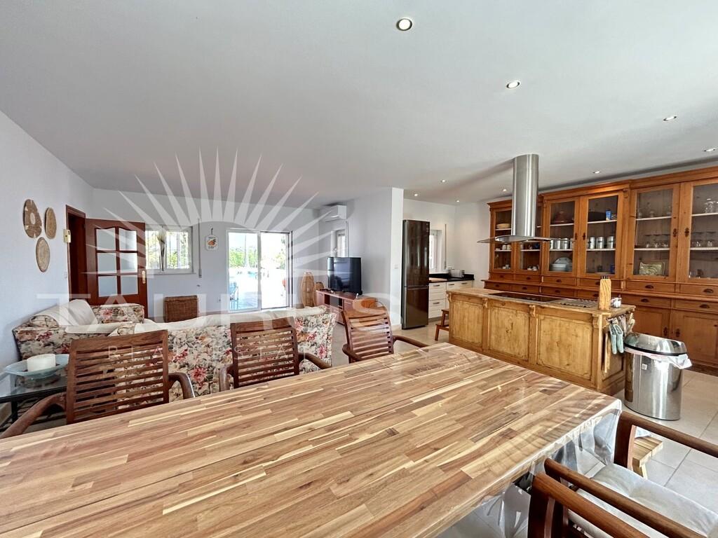 Villa en Venta en Viñuela