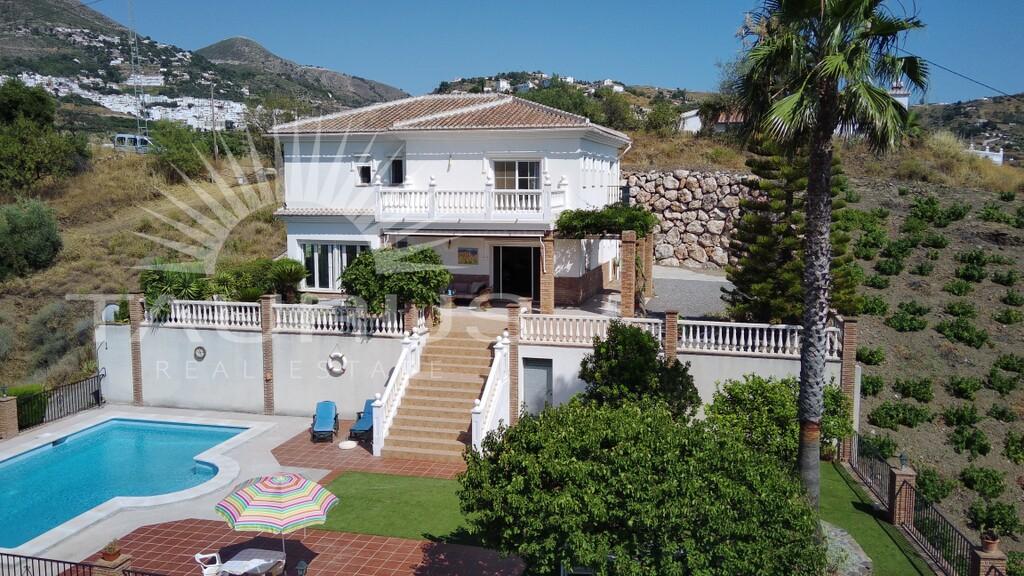 Villa for Sale in Árchez