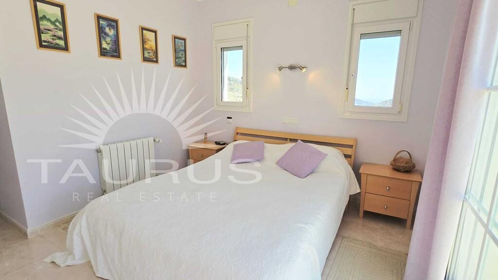 Villa for Sale in Árchez