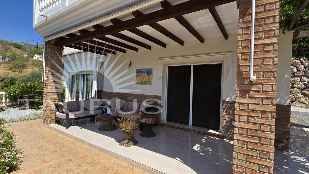 Villa for Sale in Árchez